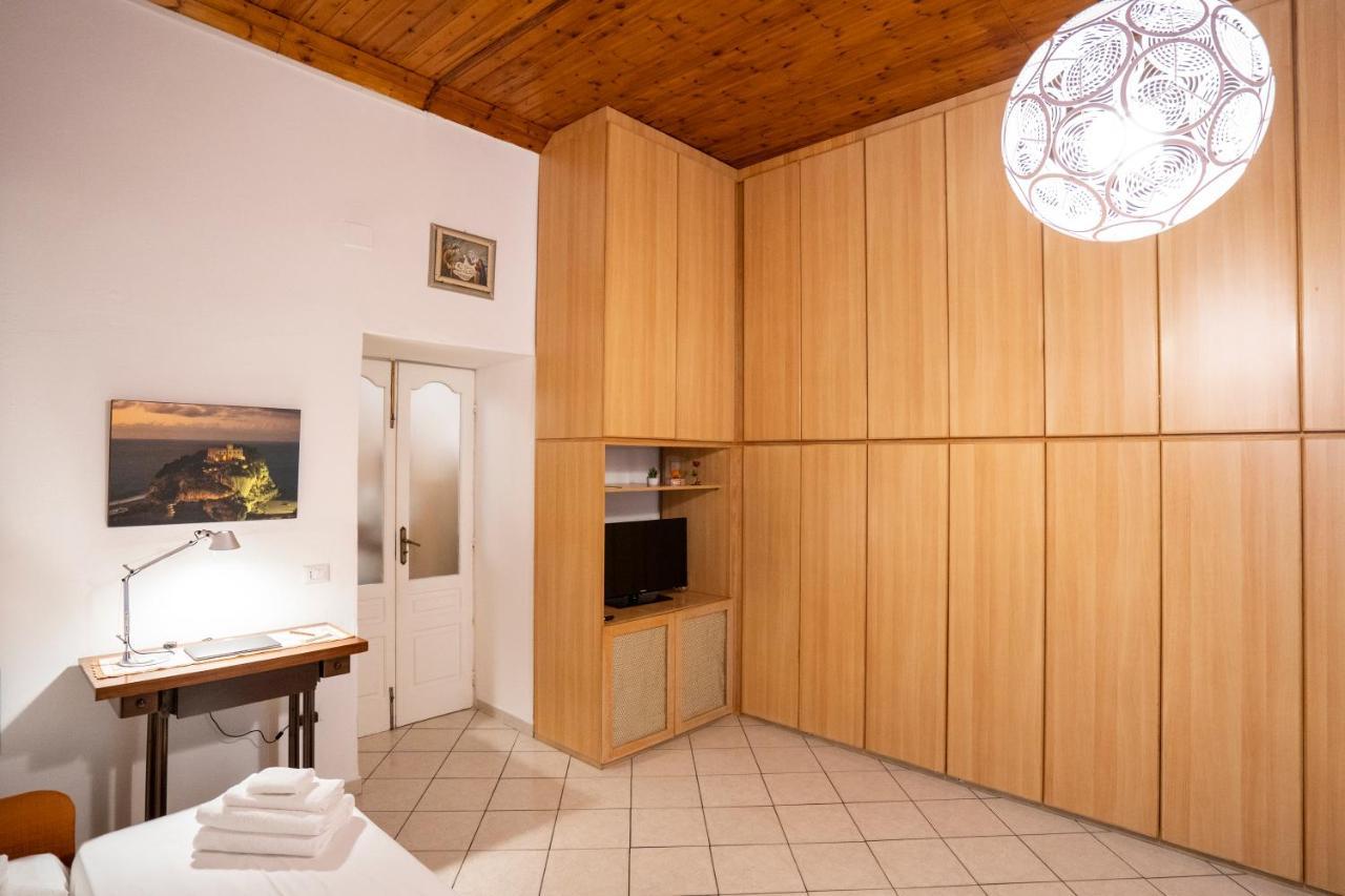 La Casina Nel Centro Apartment Тропеа Екстериор снимка